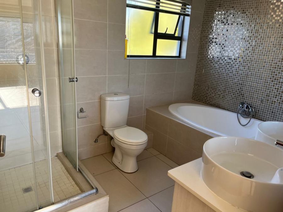 To Let 3 Bedroom Property for Rent in Heuwelsig Free State